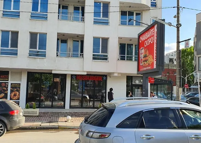 Colonel Apartment 937